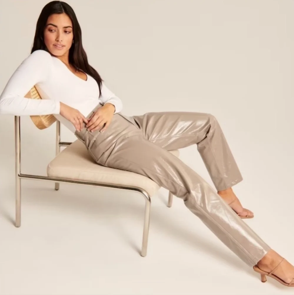 Abercrombie & Fitch‎ Curve Love Vegan Leather 90s Straight Pant In Taupe